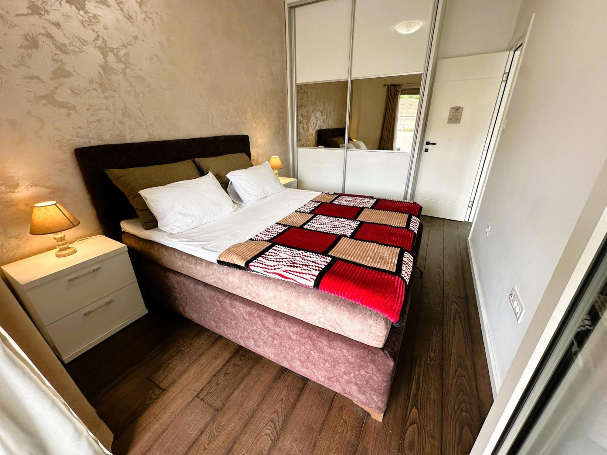 Stan Na Dan Podgorica Apartment Luaran gambar