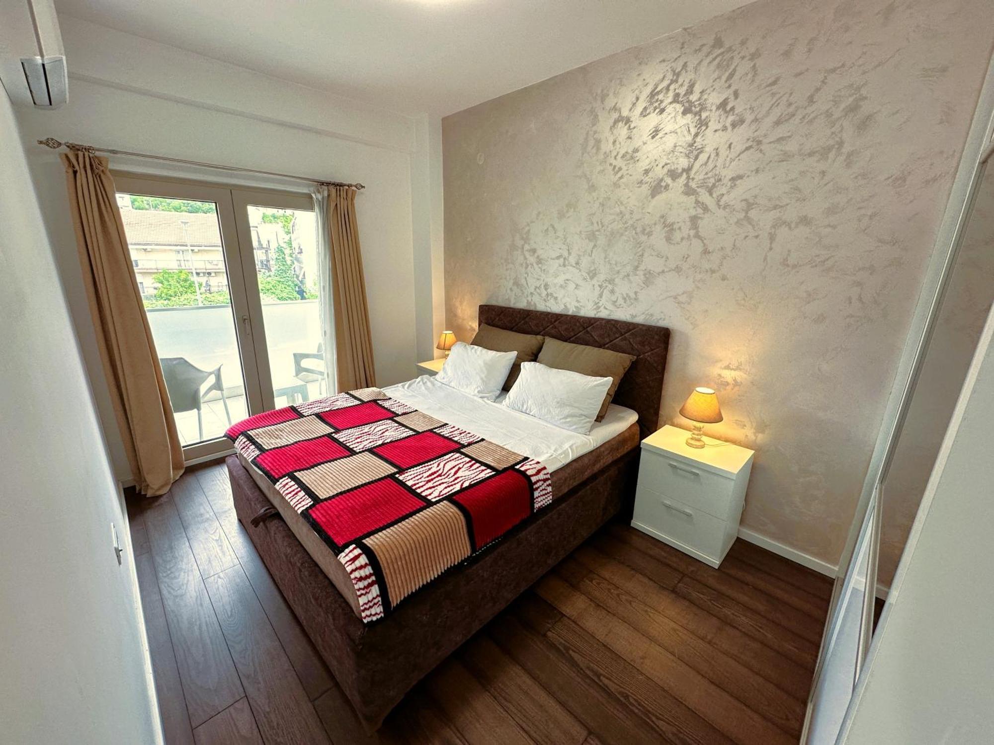Stan Na Dan Podgorica Apartment Luaran gambar