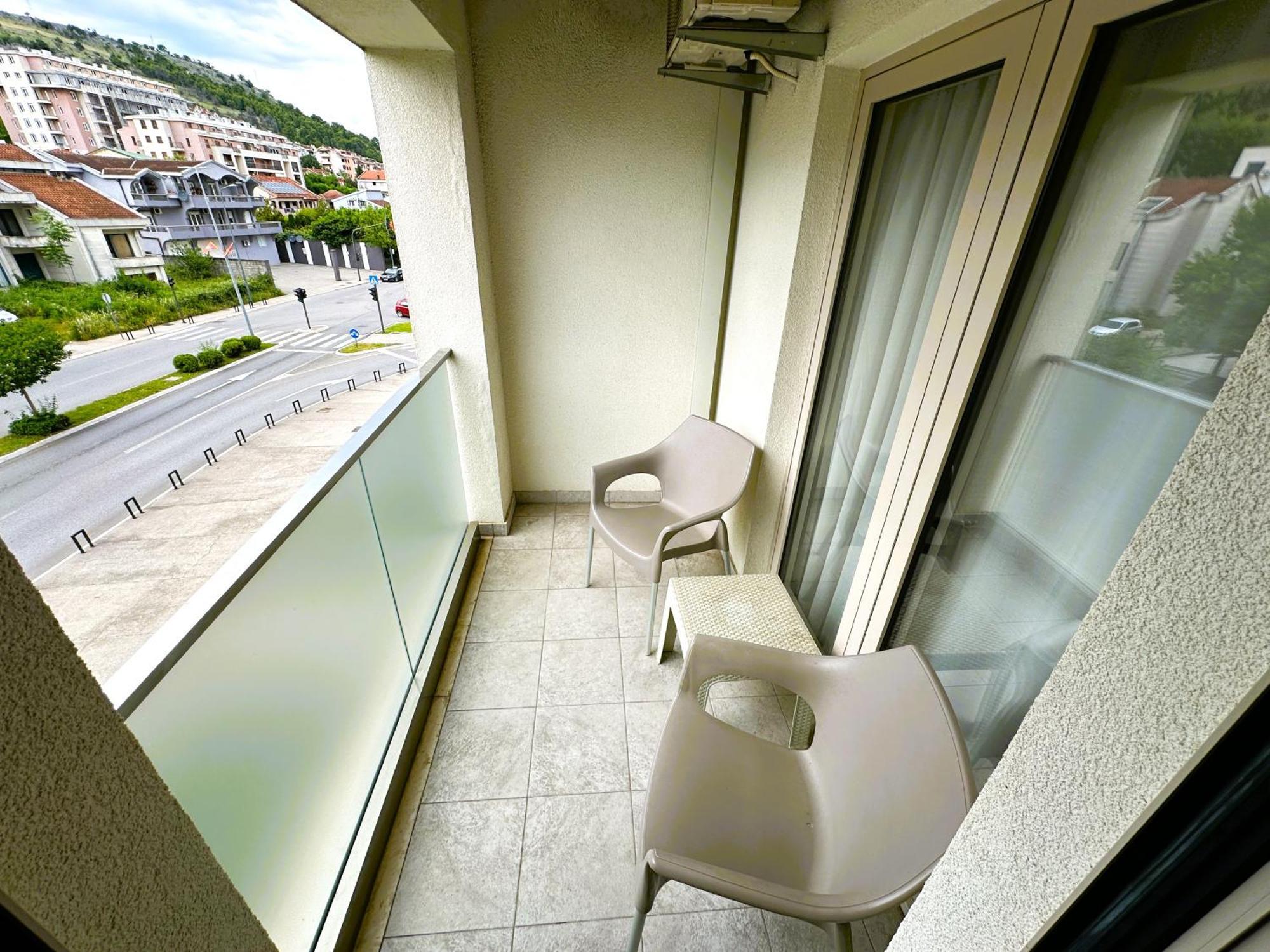 Stan Na Dan Podgorica Apartment Luaran gambar